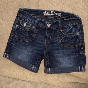 NWOT Women’s Wallflower Denim Shorts Size 7